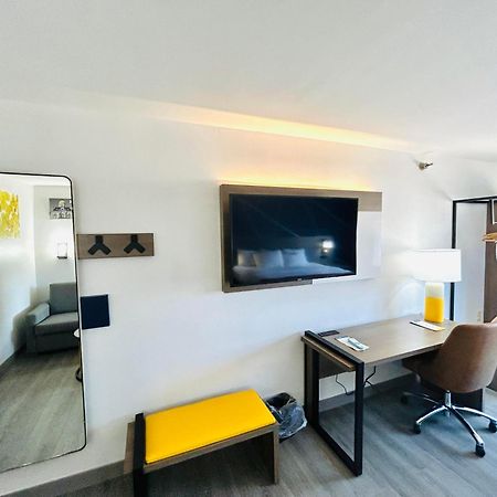 Comfort Suites Terre Haute University Area Екстер'єр фото