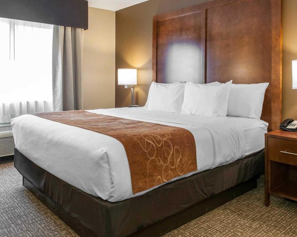 Comfort Suites Terre Haute University Area Екстер'єр фото