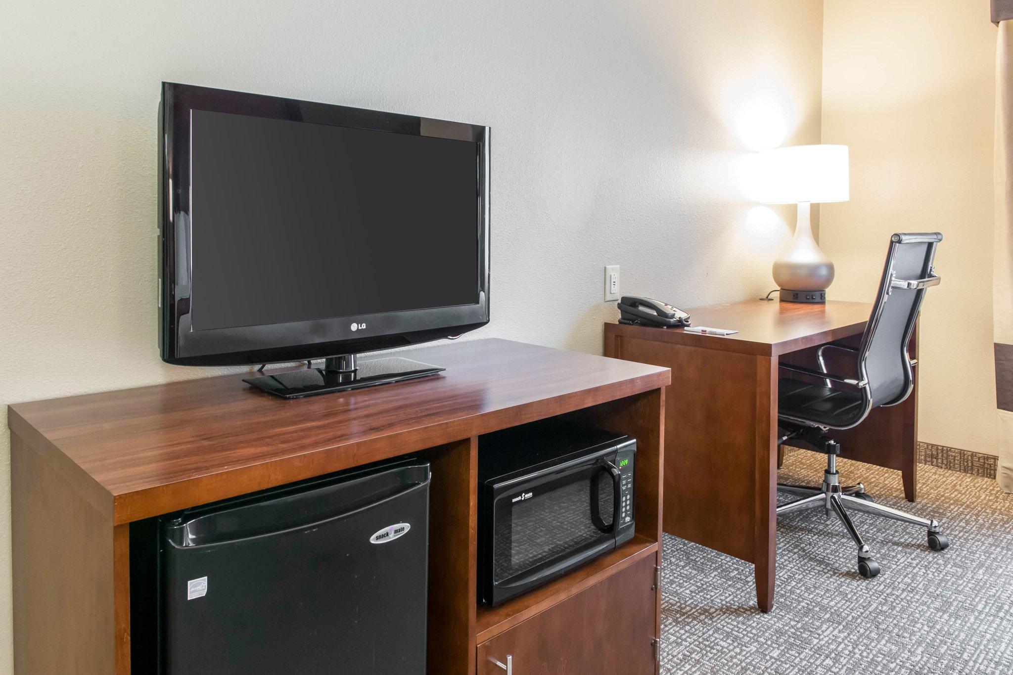 Comfort Suites Terre Haute University Area Екстер'єр фото