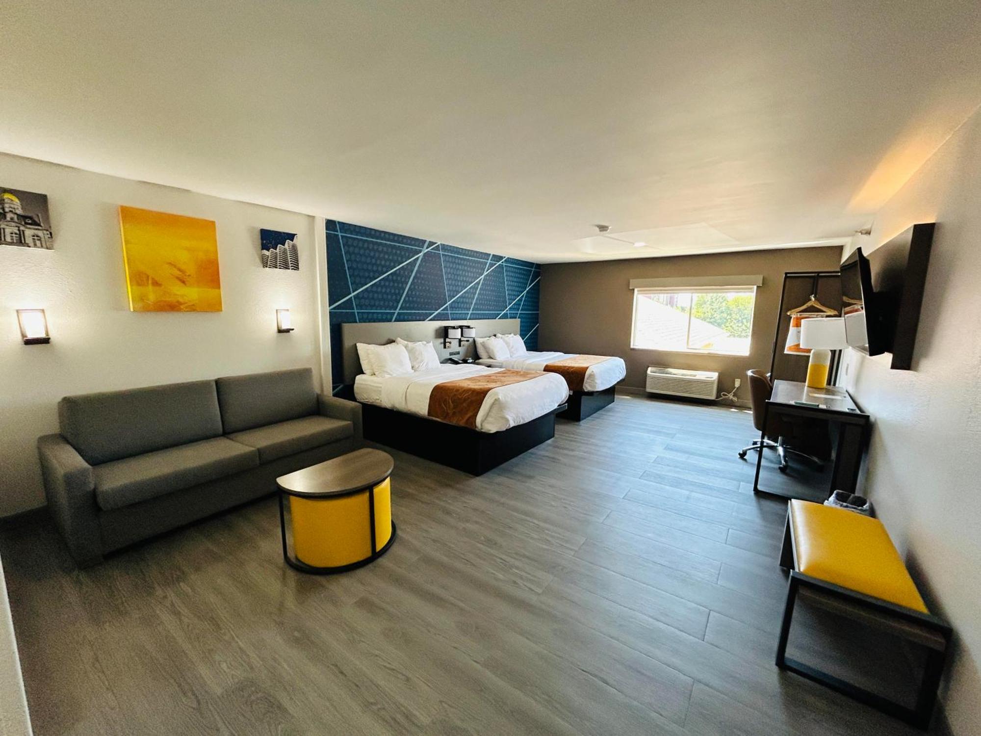 Comfort Suites Terre Haute University Area Екстер'єр фото