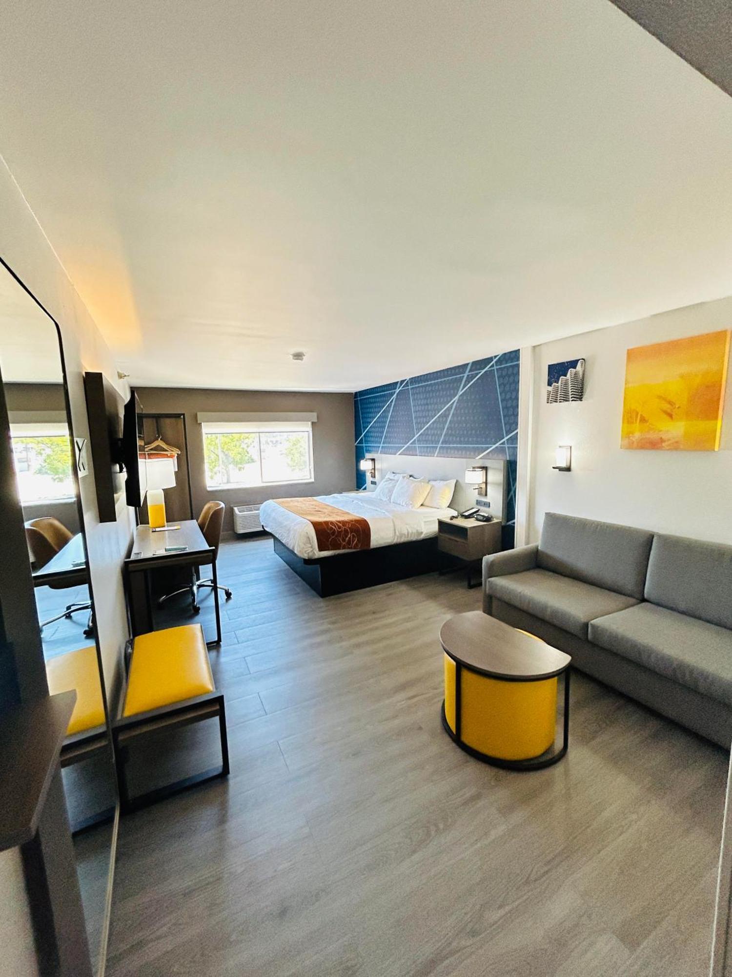 Comfort Suites Terre Haute University Area Екстер'єр фото