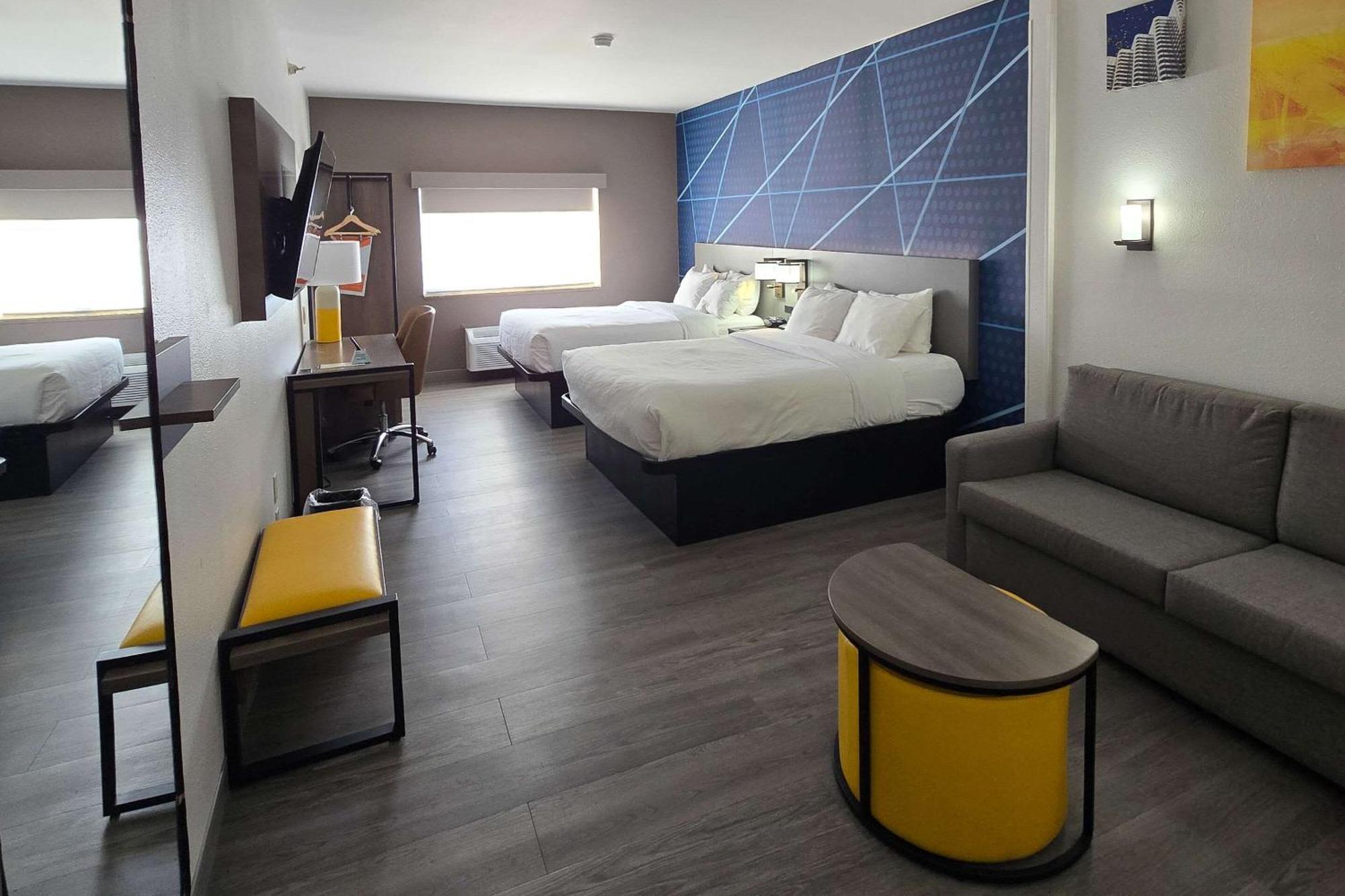 Comfort Suites Terre Haute University Area Екстер'єр фото