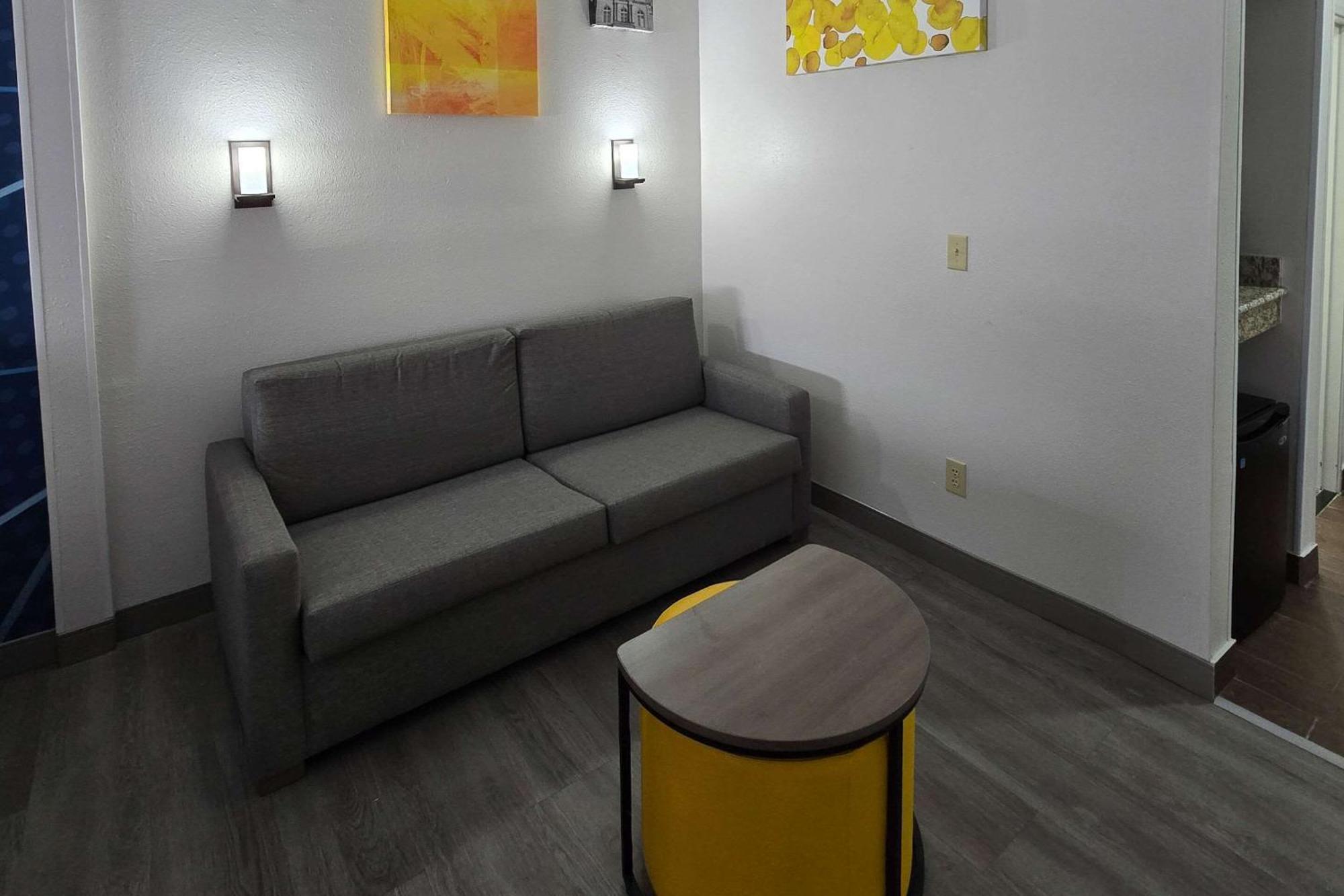 Comfort Suites Terre Haute University Area Екстер'єр фото