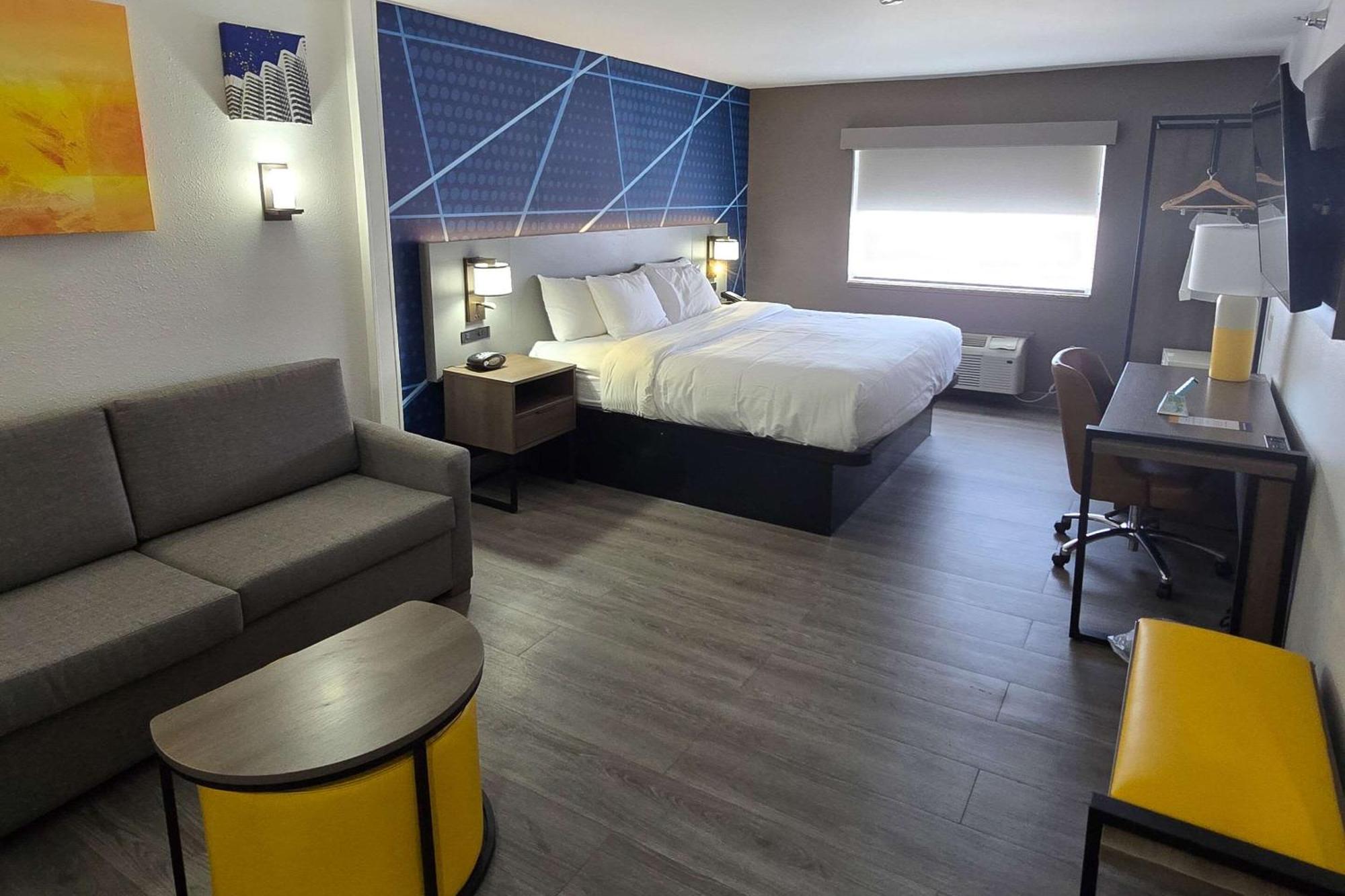 Comfort Suites Terre Haute University Area Екстер'єр фото