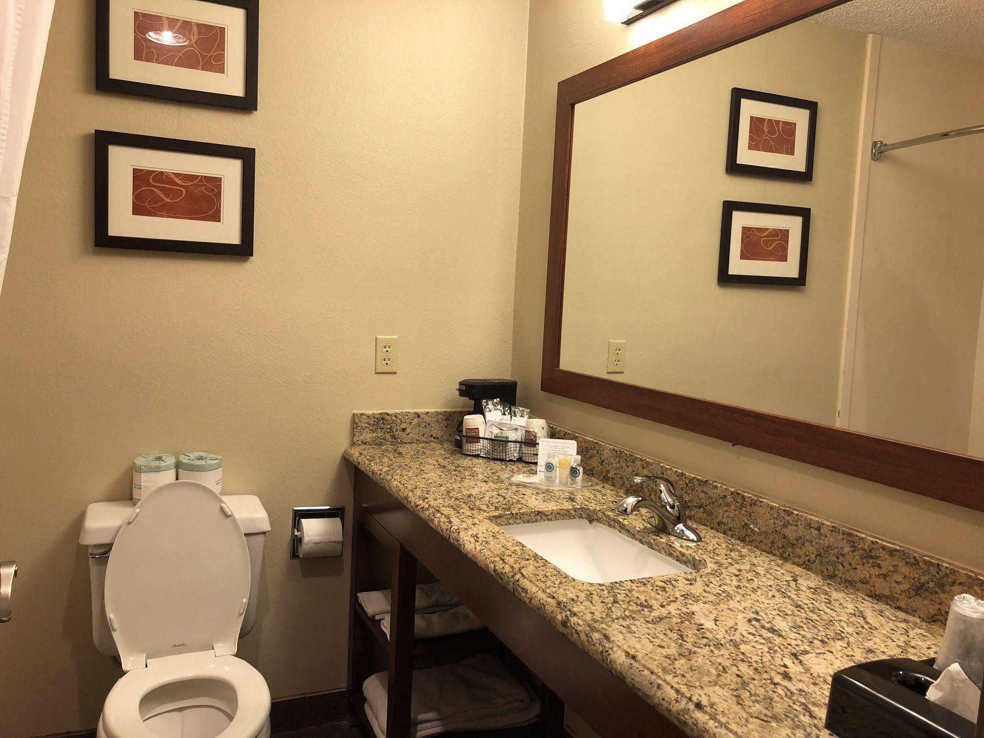 Comfort Suites Terre Haute University Area Екстер'єр фото